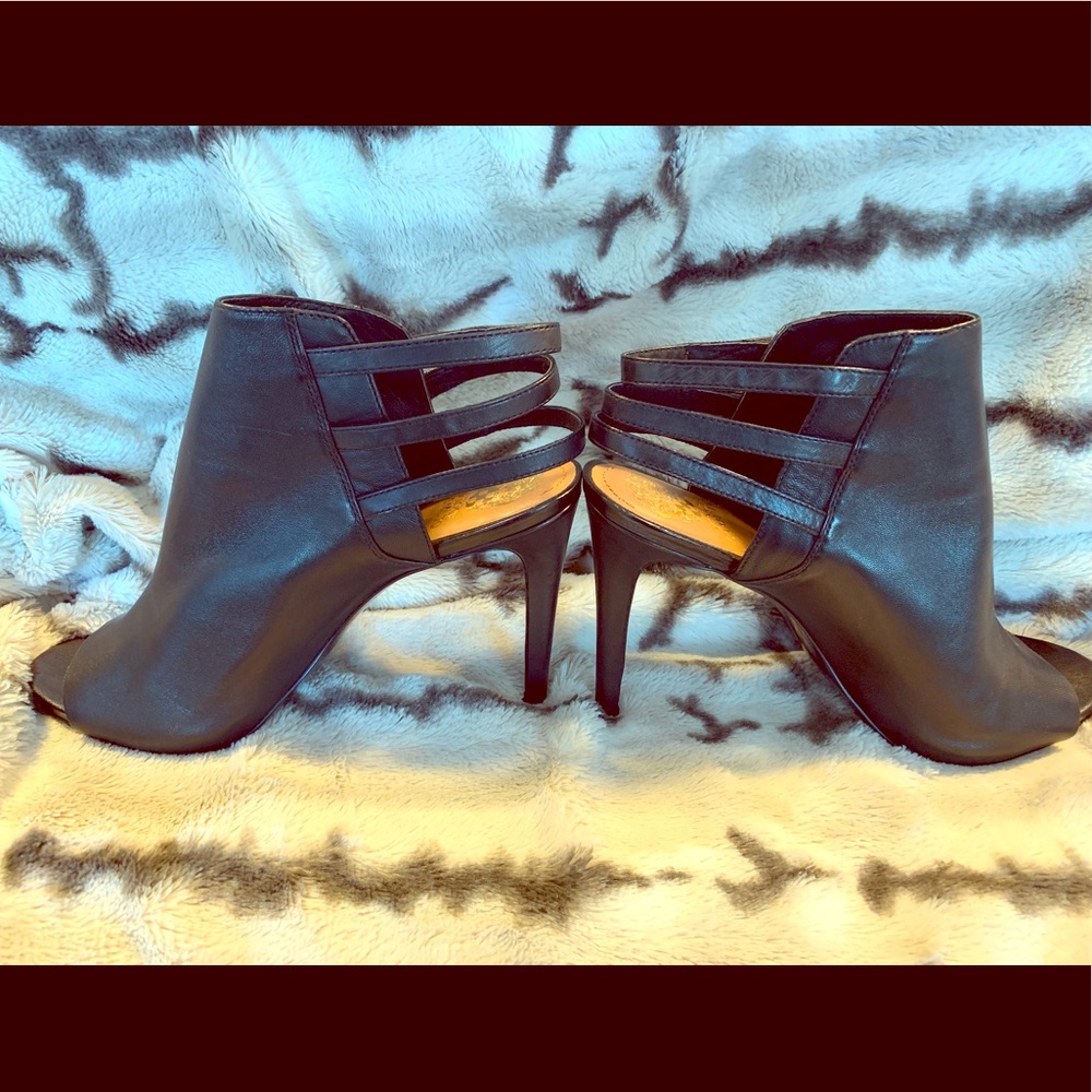 Vince Camuto Peep Toe Shooties